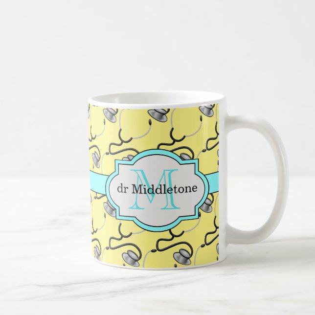 Taza De Café Estetoscopios divertidos para médicas con nombre a (Derecha)