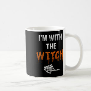 Taza De Café Estoy con Witch Skeleton Hand Funny Halloween Husb