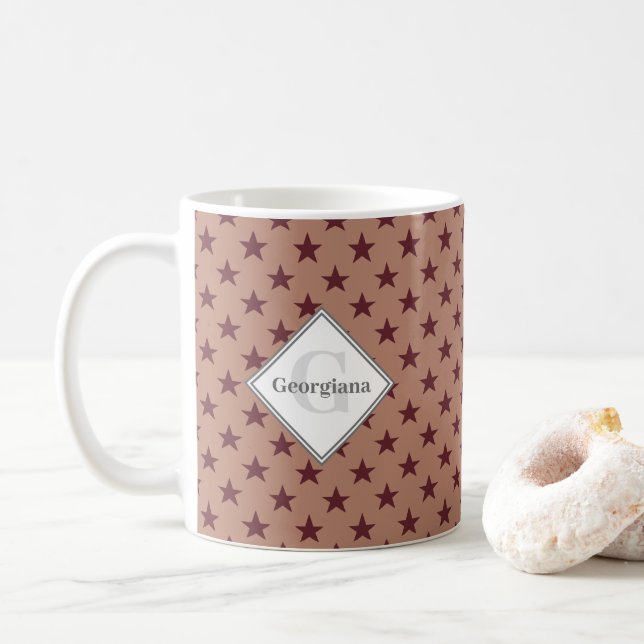 Taza De Café Estrellas monogramadas de Cabernet geométrico en c (Con donut)