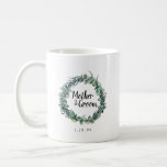 Taza De Café Eucalyptus Berry Madre Botánica del Groom<br><div class="desc">El diseño botánico incluye una corona de eucalipto verde salada entrelazada con bayas privadas de color azul marino. La madre del Groom está escrita en el centro. La fecha de su boda es la siguiente. También están disponibles para la novia, la criada de honor, la madre de la novia y...</div>
