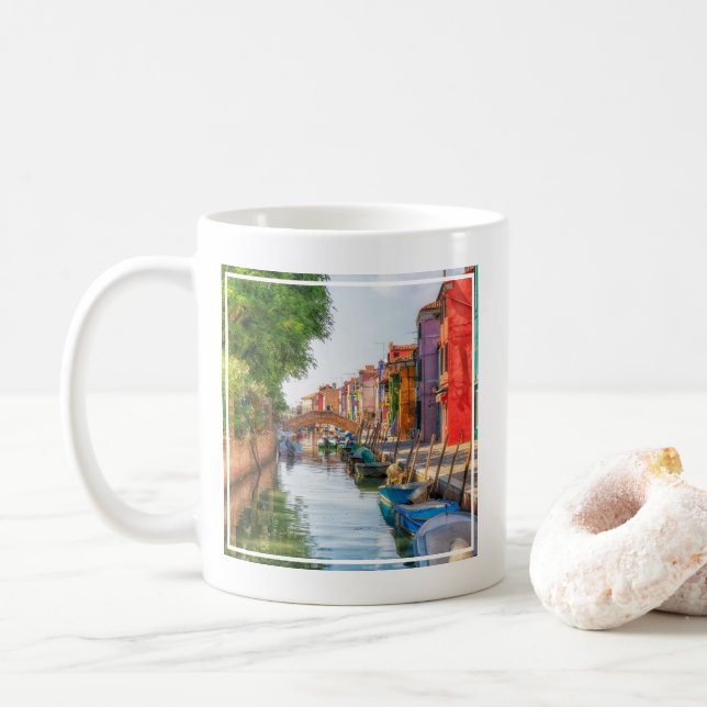 Taza De Café Explora el Encantador Encanto de Burano (Con donut)