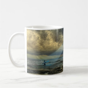 Taza De Café Extranjero visitando la tierra se encuentra con su