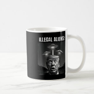 Taza De Café Extranjeros ilegales. Trump Selfie, Alien Y Ufo