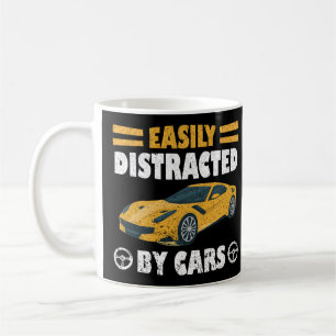 Taza De Café Fácilmente Distrado Por Los Autos