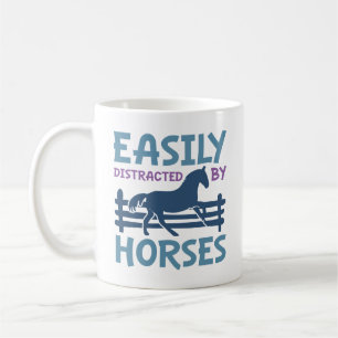 Taza De Café Fácilmente Distrado Por Los Caballos