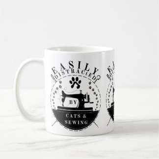 Taza De Café Fácilmente Distraído Por Gatos Y Masticado