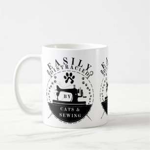 Taza De Café Fácilmente Distraído Por Gatos Y Masticado