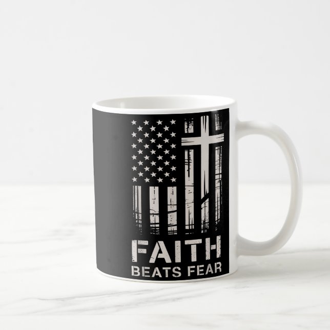 Taza De Café Faith Beats Fear American Flag Christian Cross  (Derecha)