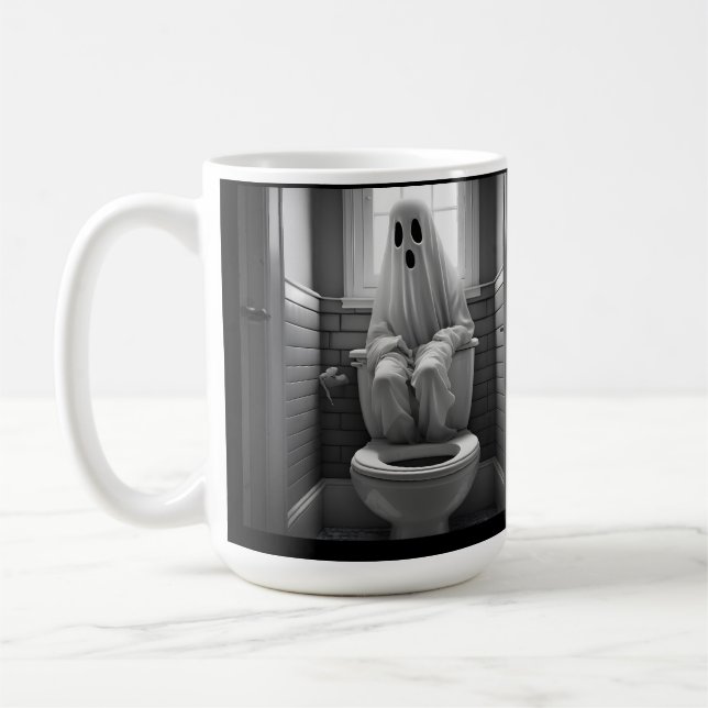 Taza De Café Fantasma divertida sentada en el baño (Izquierda)
