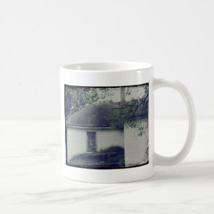 Taza De Café Fantasma en la ventana