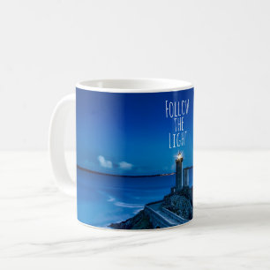 Taza De Café Faro en el crepúsculo