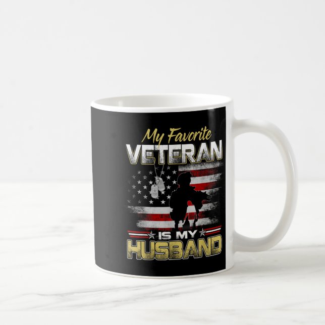 Taza De Café Favorite veteran is husband boyfriend veterans day (Derecha)