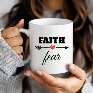 Taza De Café Fe sobre Miedo Corazón Rojo Flecha Personalizado
