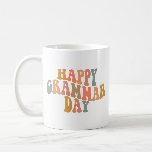 Taza De Café Feliz Día de la Gramática Retro Wavy (Izquierda)