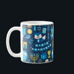 Taza De Café Feliz regalo de Hanukkah Menorah Sufganiyot Cute O<br><div class="desc">Sip en estilo este Hanukkah con nuestra mug Happy Hanukkah con Dreidel, Menorah, Sufganiyot, búho lindo, regalo, Estrella de David, velas y zorro lindo. Cada sorbo de esta taza es un sorbo de alegría navideña, con una alegre mezcla de símbolos Hanukkah y adorables animales bebés. Ya sea que estés saboreando...</div>