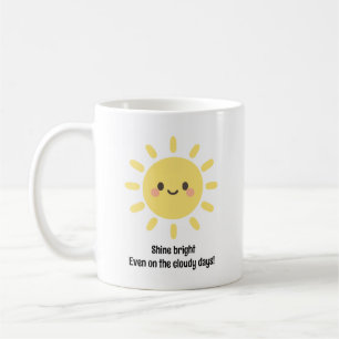 Taza De Café Feliz sol amarillo con una cara sonriente