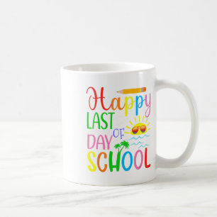 Taza De Café Feliz Último Día De Graduación Escolar De Estudian