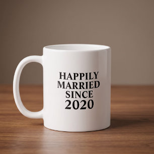 Taza De Café Felizmente Casados Desde Parejas Personalizadas