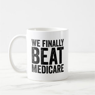 Taza De Café Finalmente le ganamos a la curiosa cita política d