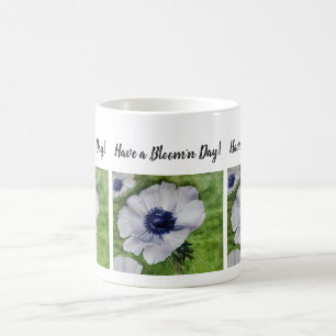 Taza De Café Flor acuática blanca y marina
