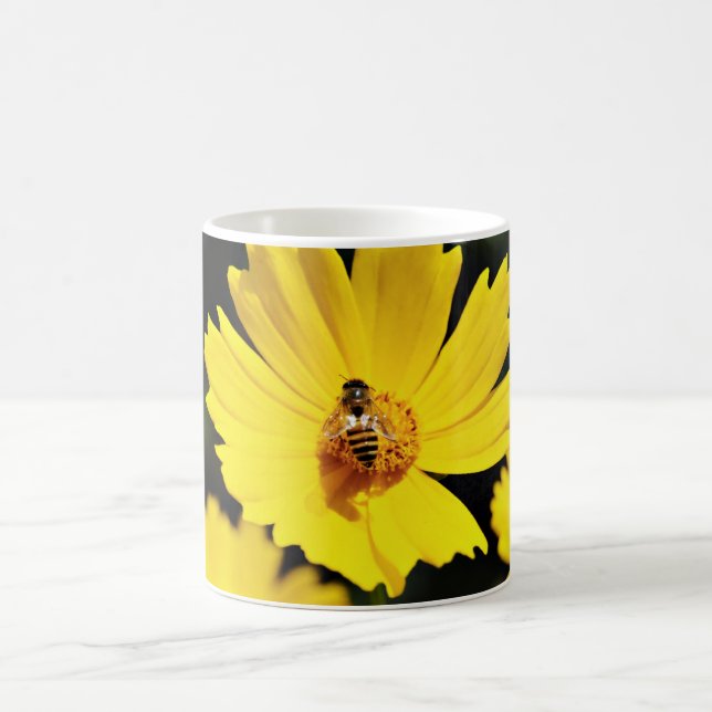 Taza De Café Flor de cosmos amarilla y abeja (Centro)
