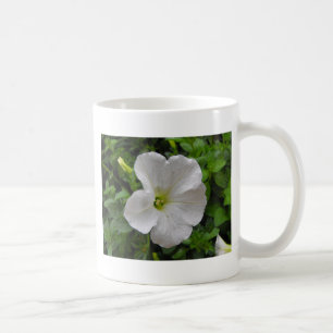 Taza De Café flor de petunia blanca
