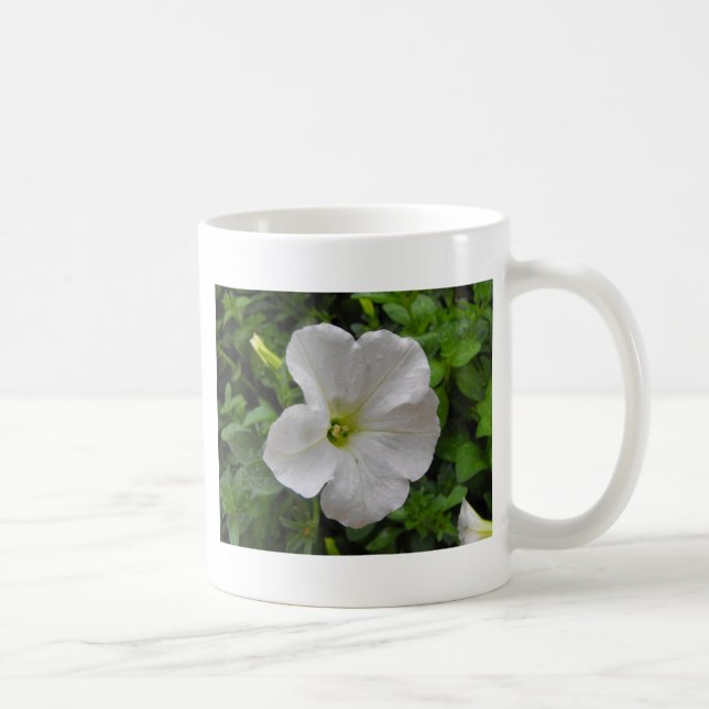 Taza De Café flor de petunia blanca (Derecha)