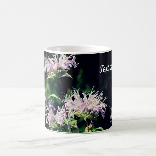 Taza De Café Flor de púrpura de abeja de bálsamo personalizada (Centro)