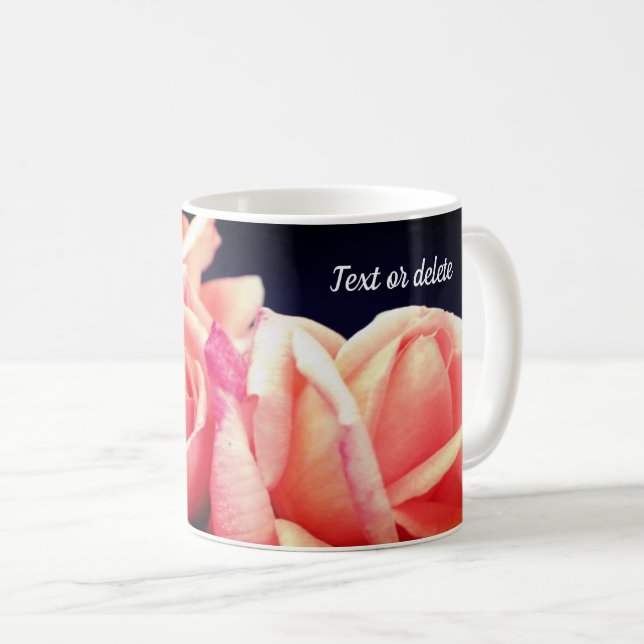 Taza De Café Flor de trío de Rosa Peach personalizada (Anverso derecho)