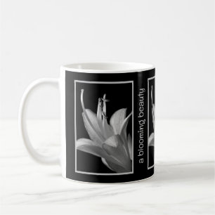 Taza De Café Flor Hosta Elegante personalizada Flor negro y bla