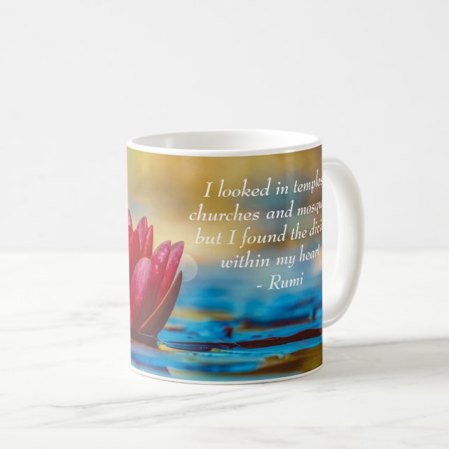 Taza De Café Flor roja Lotus en cita espiritual de agua azul (Anverso derecho)