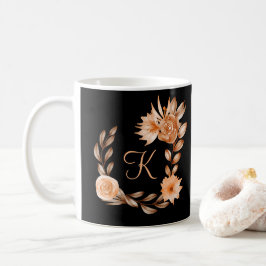 Taza De Café Floral negro, marrón y melocotón monogramado