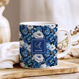 Taza de café floral personalizada de flores azules