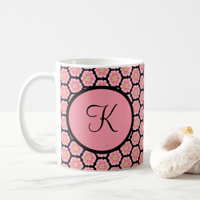 Taza De Café Floral rosa y negra personalizada monogramada (Con donut)