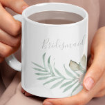 Taza De Café Florencia de color de agua rústico en la criada ve<br><div class="desc">Flores de acuarela rusticas en el café de la dama de honor verde. Mug. floral pintada a mano. Botánica romántica invitaciones a bodas florales. Bodas primaverales. boda formal. boda. boda elegante. boda romántico</div>