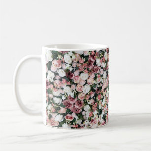 Taza De Café Flores artificiales coloridas: fondo vibrante