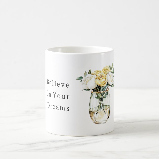 Taza De Café Flores Blancas Amarillas Creen en Sueños (Centro)