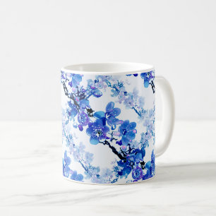 Taza De Café Flores de albaricoque en azul sobre un fondo blanc