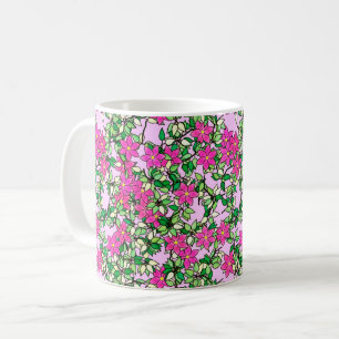 Taza De Café Flores de fucsia en un fondo rosa pálido