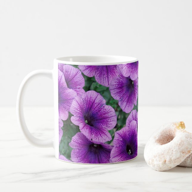 Taza De Café Flores de Lilac Petunia (Con donut)