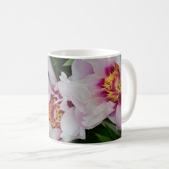Taza De Café Flores de peones rosas y blancas (Anverso derecho)