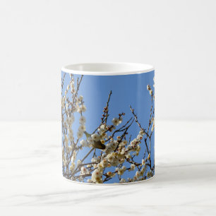 Taza De Café Flores japonesas de blanco y ciruelas: Japón
