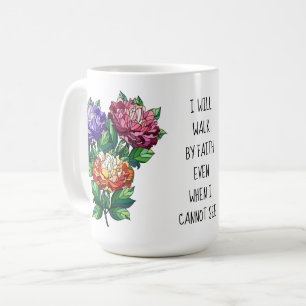 Taza De Café Flores pintadas con verso de 2 corintios 5:7