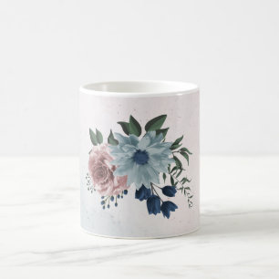 Taza De Café Flores románticas rosadas azules y vegetación