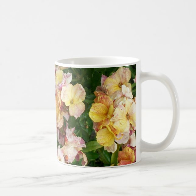 Taza De Café Flores rosa crema. Fotografía (Derecha)