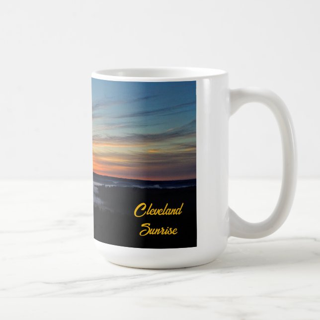 Taza De Café Foggy Cleveland Sunrise sobre los Parques de Metro (Derecha)
