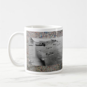 Taza De Café Formación B17 sobre el mapa WW2
