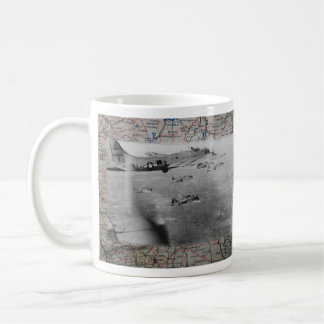 Taza De Café Formación B17 sobre el mapa WW2