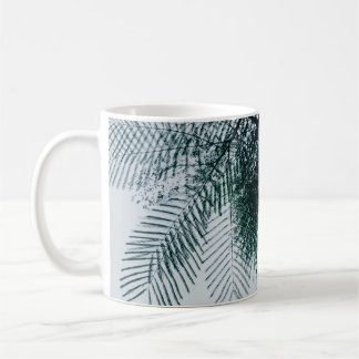 Taza De Café Foto de árbol verde en ángulo bajo