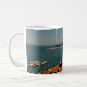 TAZA DE CAFÉ FOTO DE CASAS DE TEJIDOS MARRONES